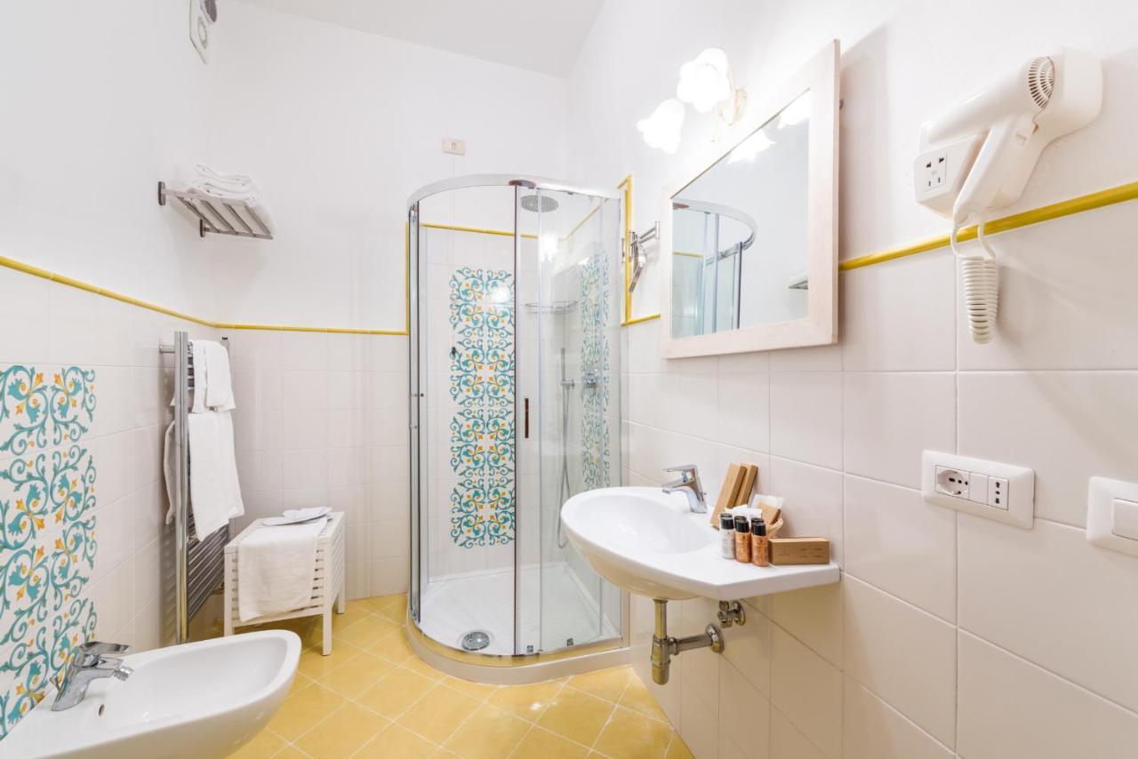 Triple Room with Sea View,1167837562:JPEG