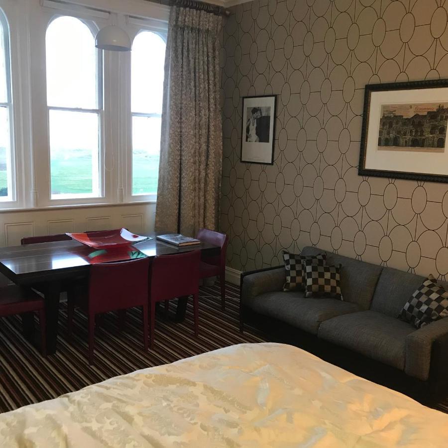 Kamer met Kingsize Bed en Uitzicht op Zee