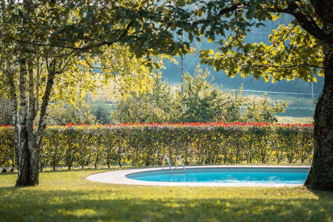 Camera Matrimoniale con Vista Giardino