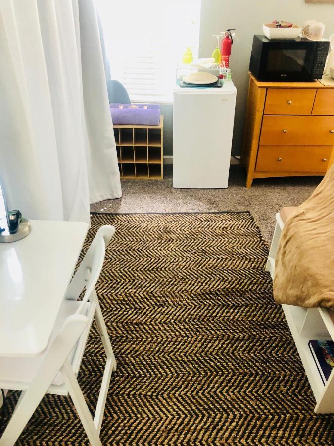 Deluxe Queen Suite