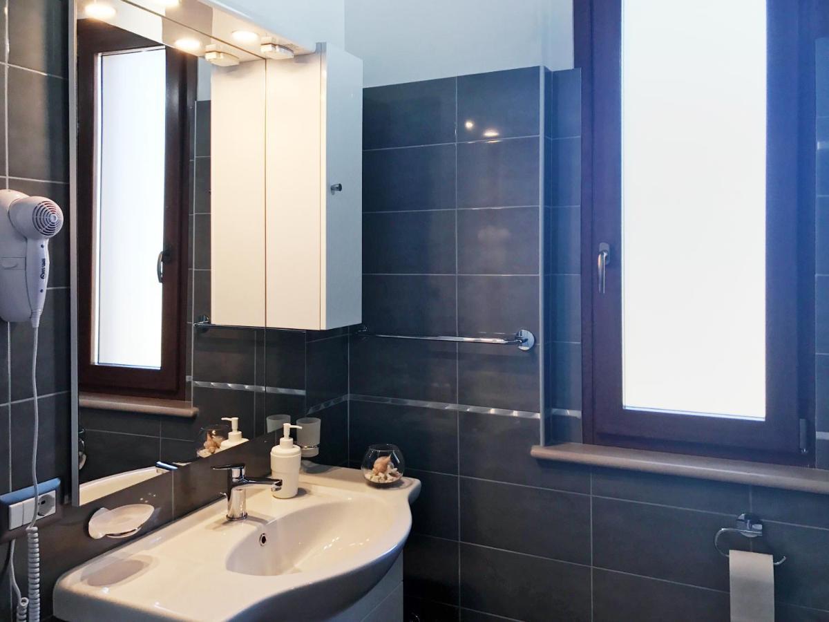 Twin Room Private Bathroom
