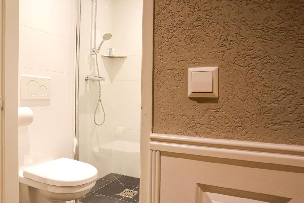 Budget Single Room with private bathroom in the hallway,1089543400:JPEG