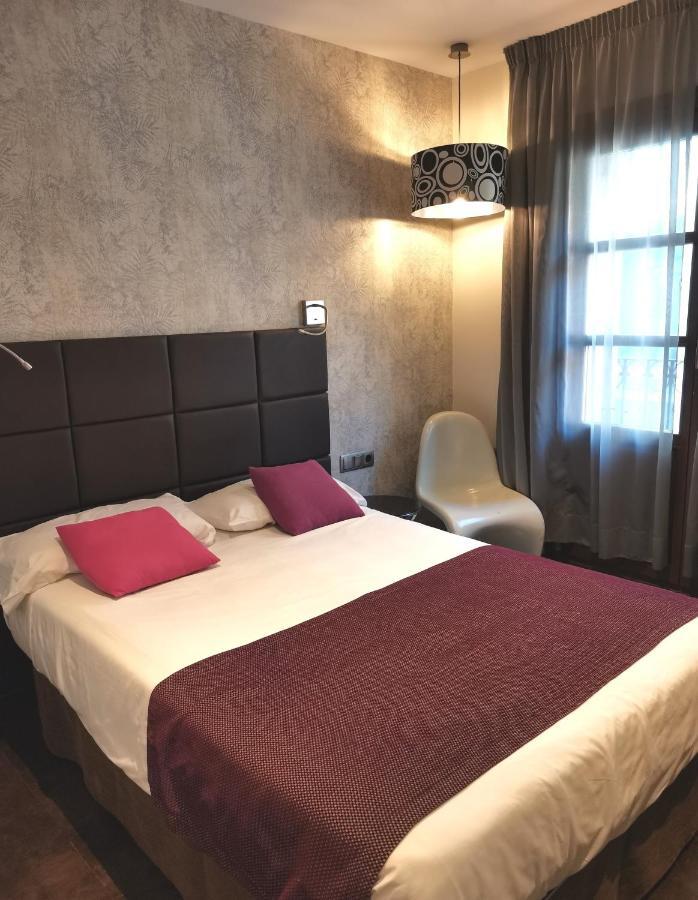 Double or Twin Room La Rambla Views