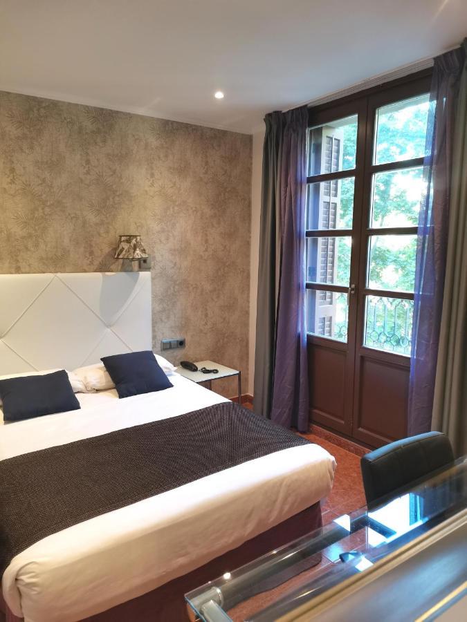 Double or Twin Room La Rambla Views
