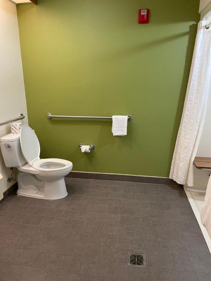 Queen Room Disability Access or Non-Smoking