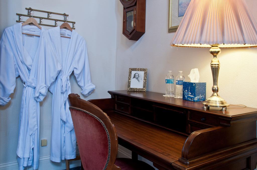 Double Room Private External Bathroom