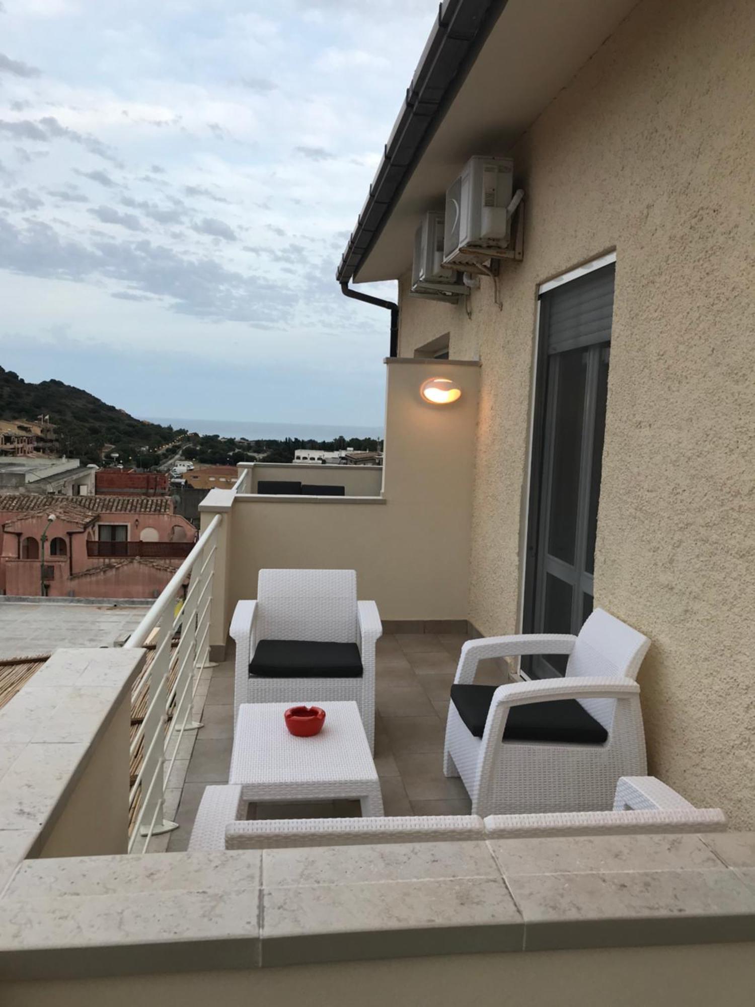 Deluxe Double Room with Balcony and Sea View,1336707038:JPEG