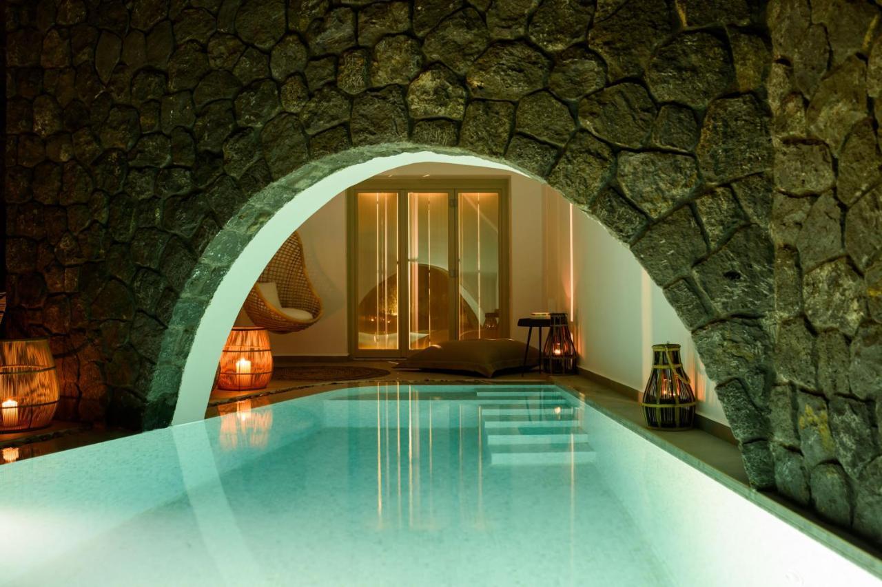 Senior Two-Bedroom Suite Private Cave Pool Sea View