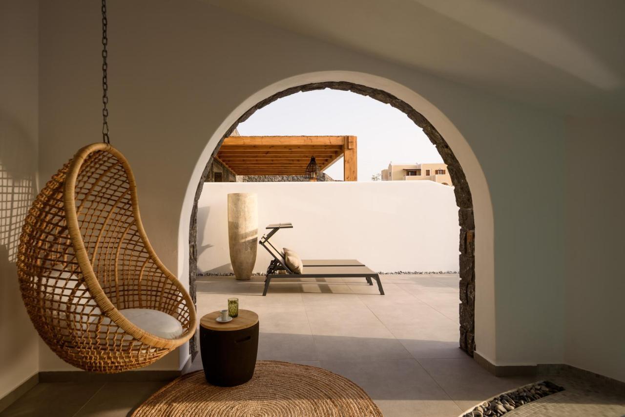 Senior Two-Bedroom Suite Private Cave Pool Sea View