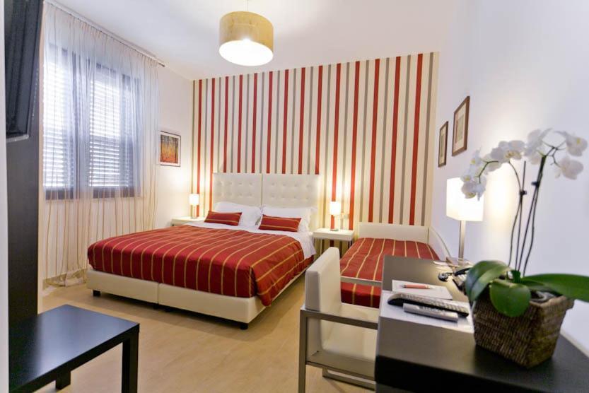 Triple Room,665267388:JPEG