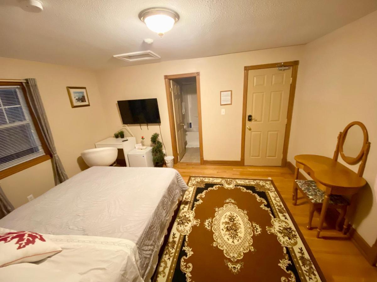 Deluxe Queen Room