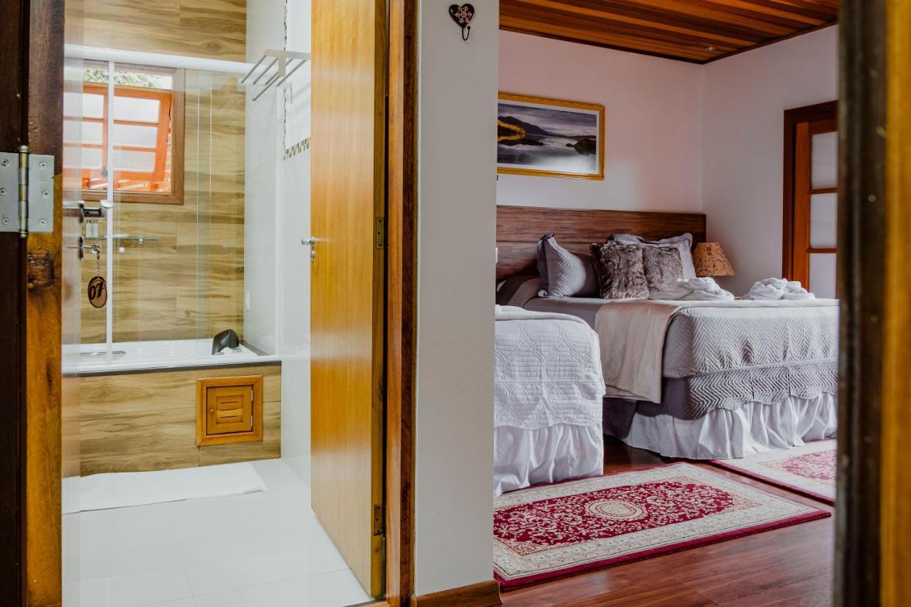 Deluxe Suite Spa Bath
