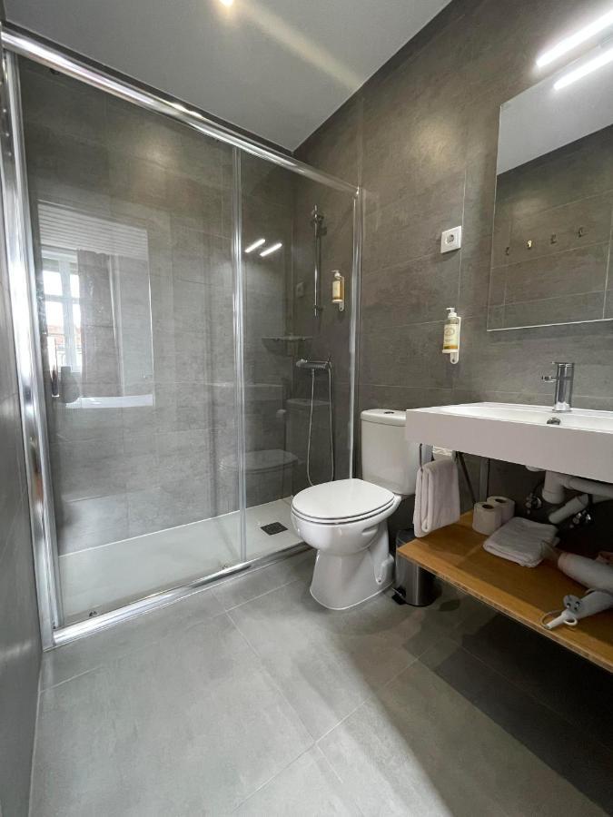 Quarto Duplo com Casa de Banho Privativa
