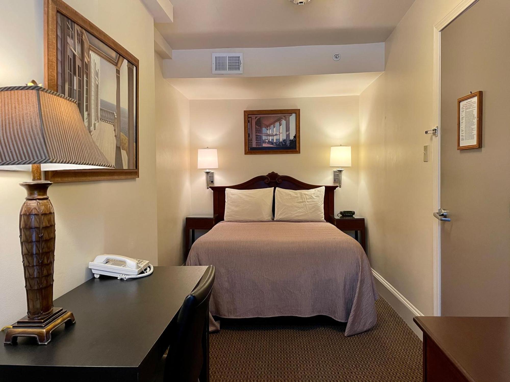 Economy Double Room Private Bathroom