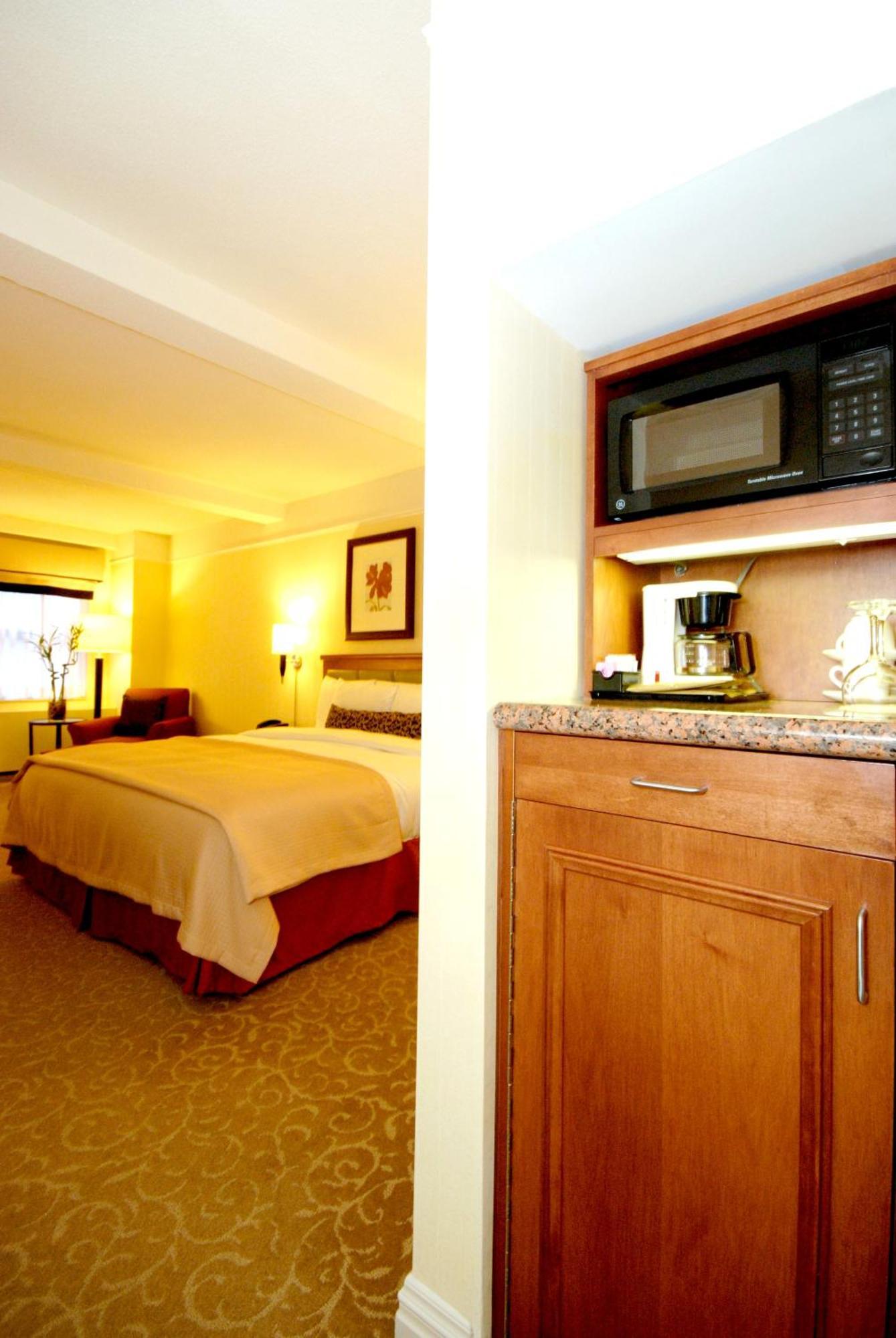 Deluxe Room - King,768738856:JPEG