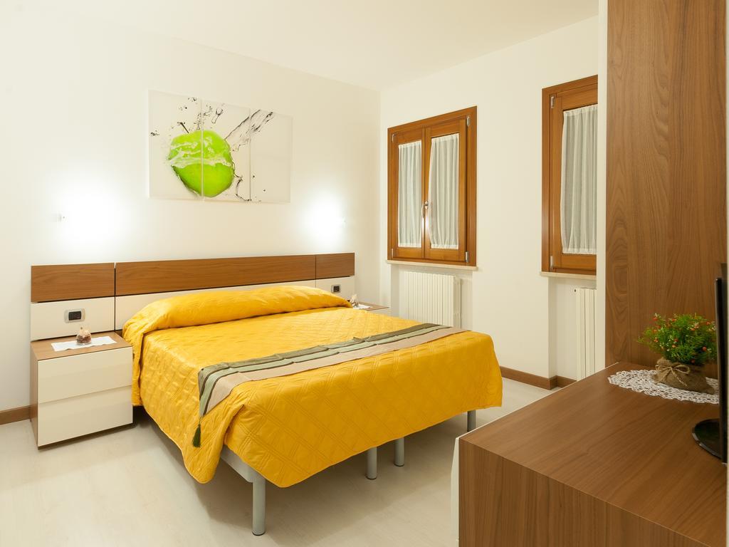 Quadruple Room with Private Bathroom