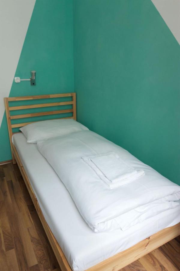 Single Room,1240927384:JPEG
