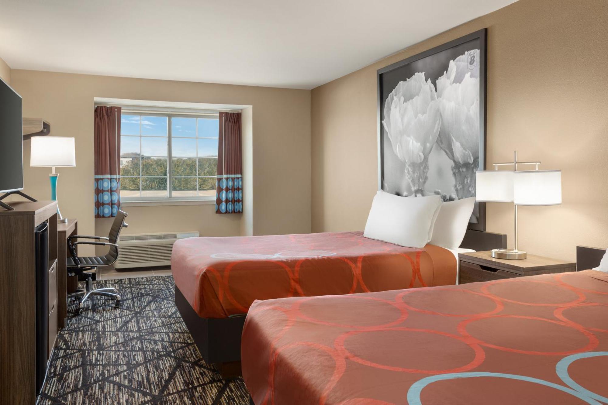 Queen Room with Two Queen Beds - Non-Smoking,1275405376:JPEG