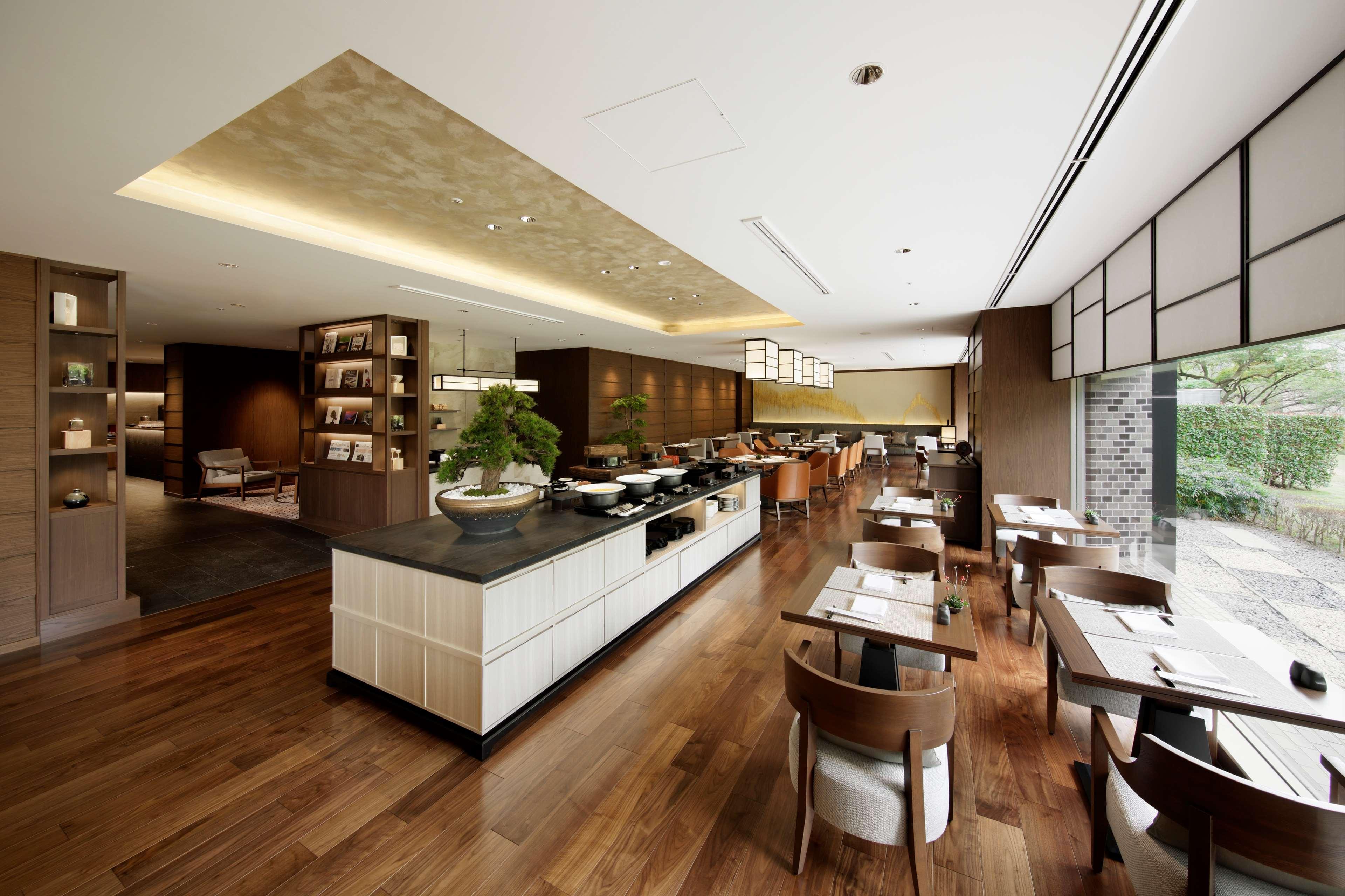 Club Superior Double Room Club Lounge Access Club Lounge Non-Smoking
