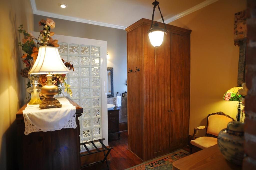 Queen Suite