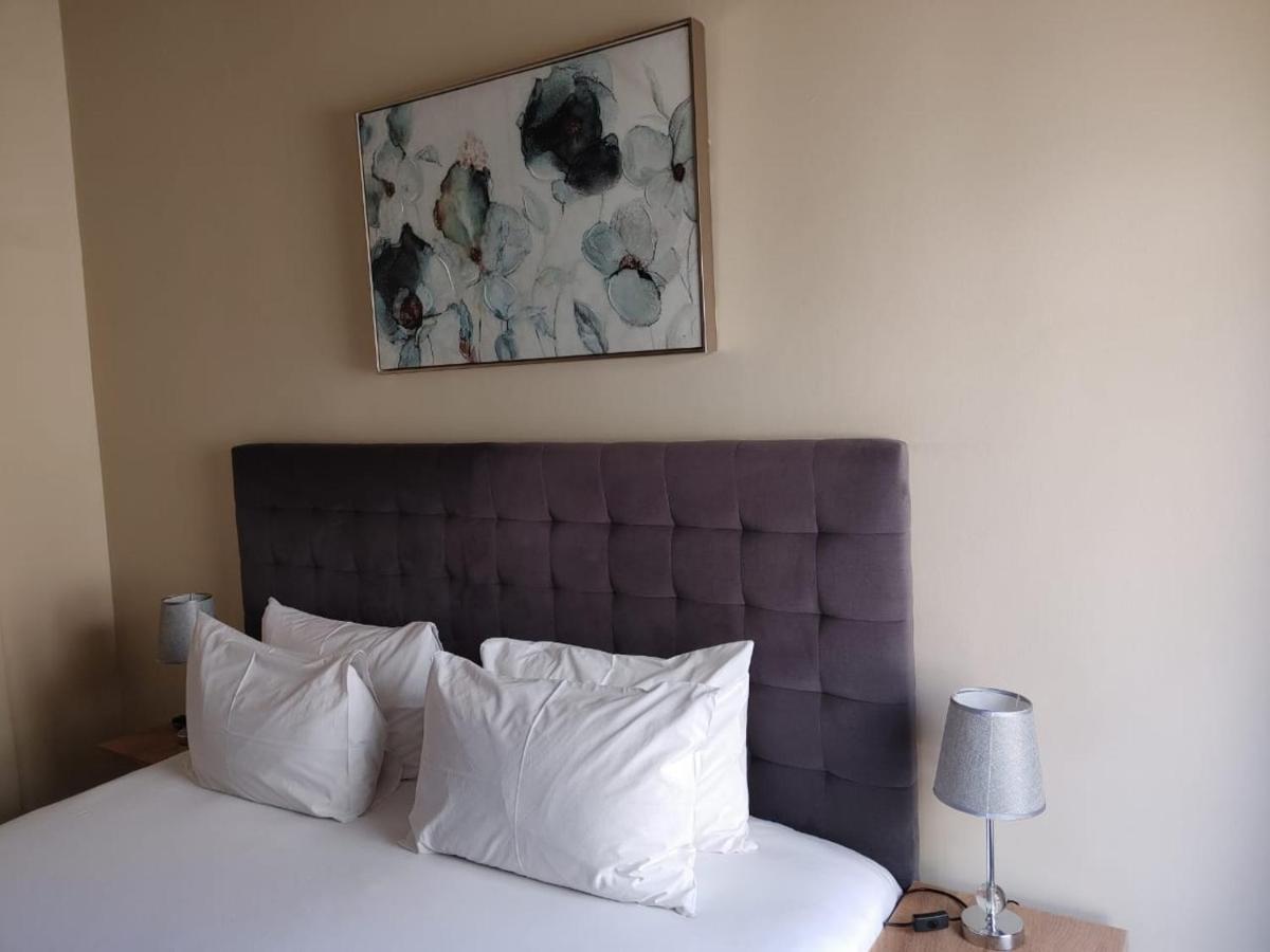 Deluxe Double Room Bath