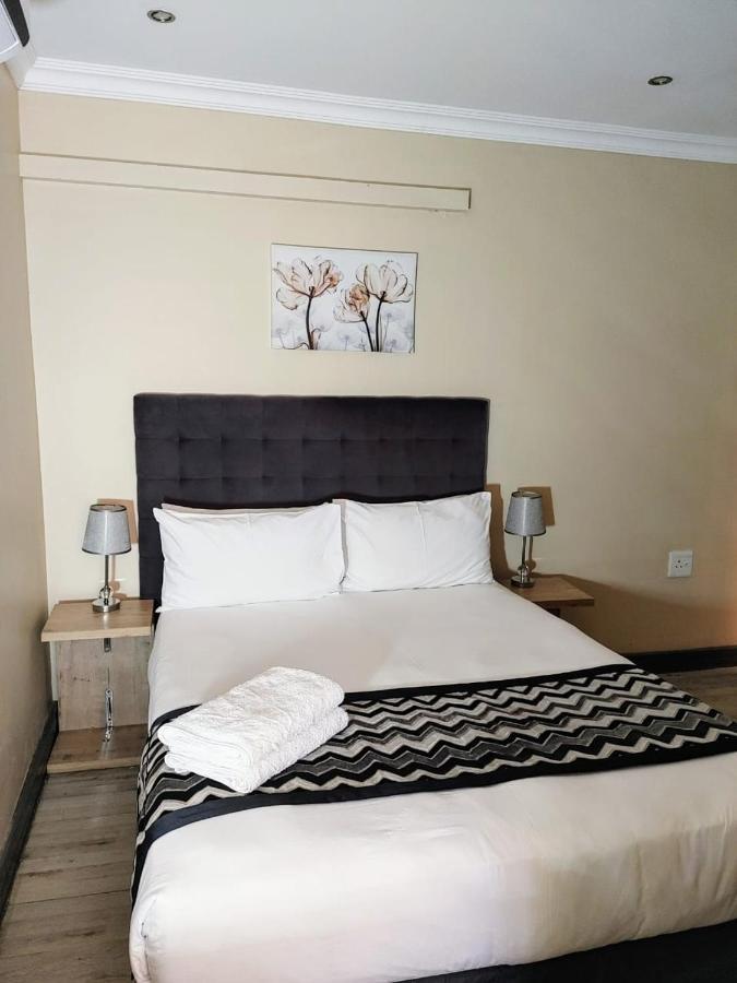 Deluxe Double Room Bath