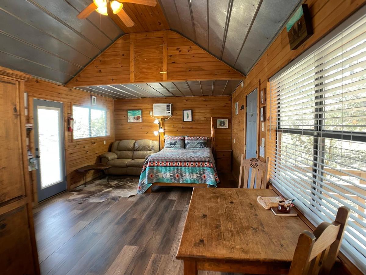 Queen Cabin