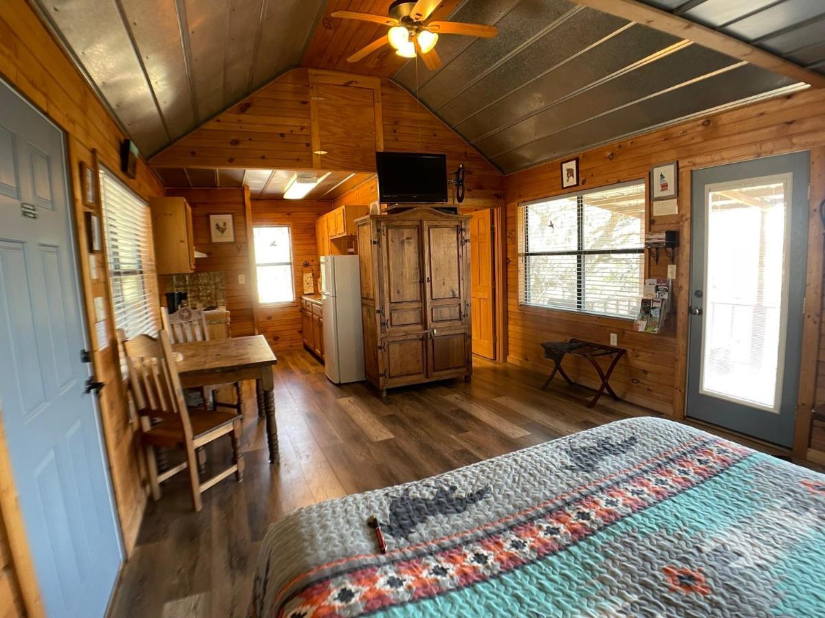 Queen Cabin