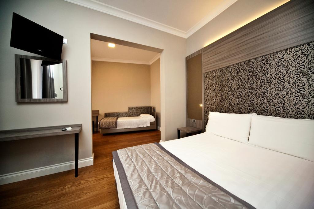 Triple Room Private Bathroom