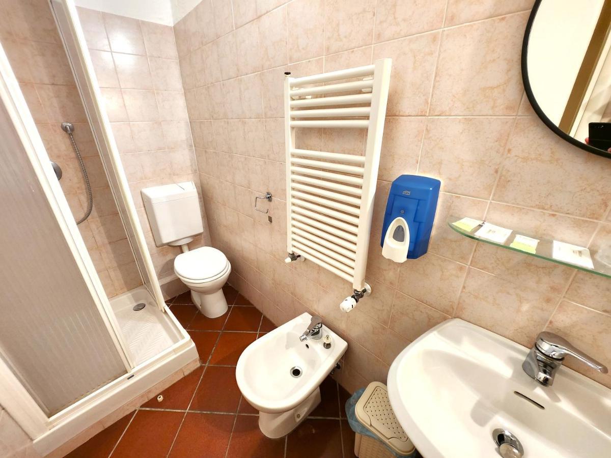 Double Room with Private Bathroom,1364091125:JPEG