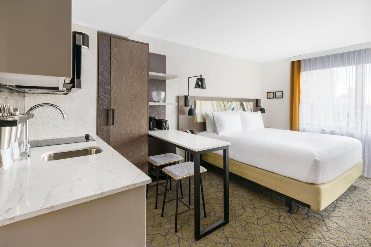 Studio with Full Kitchenette,  1 King