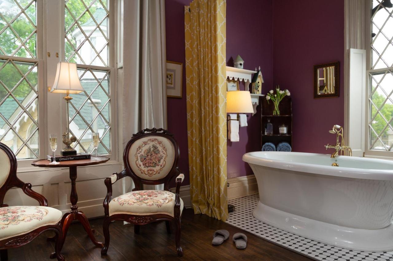 King Room Garden View