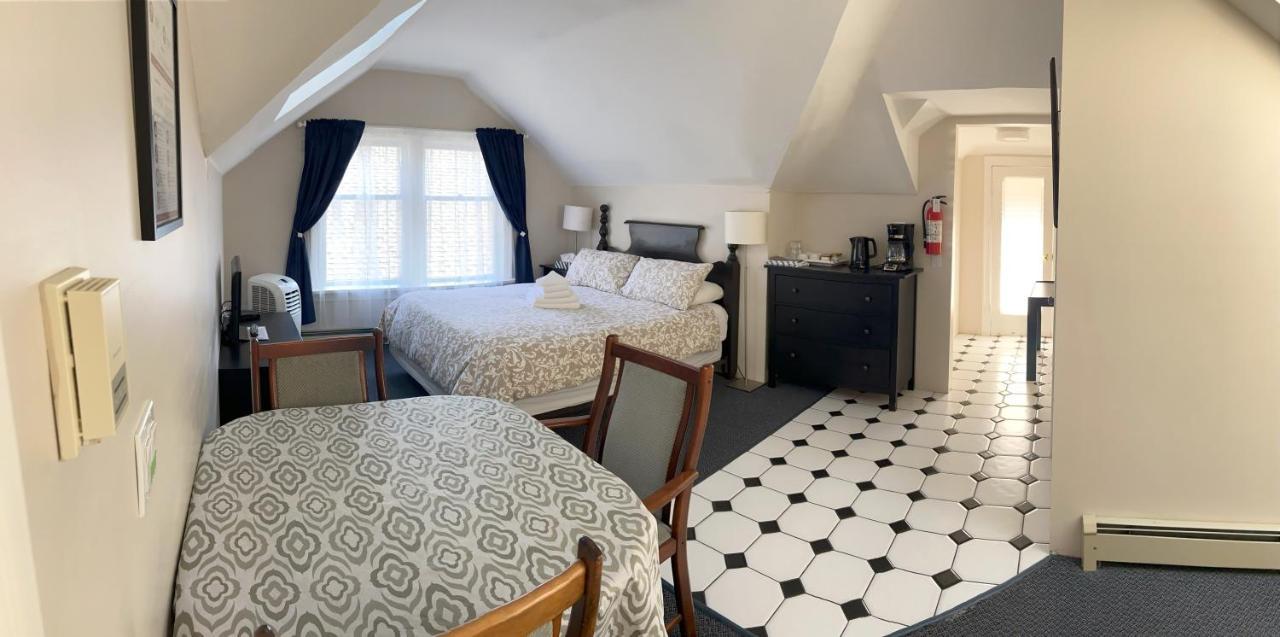 Queen Suite