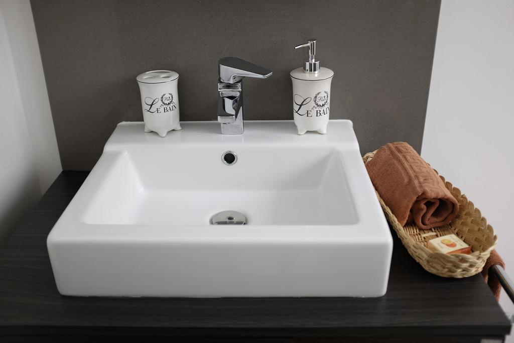Habitación Individual Pequeña con baño compartido