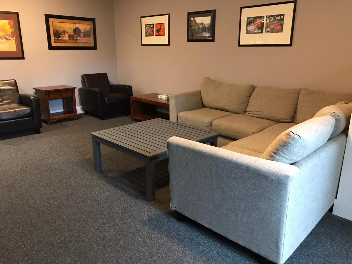 Three-Bedroom Suite,1588185808:JPEG