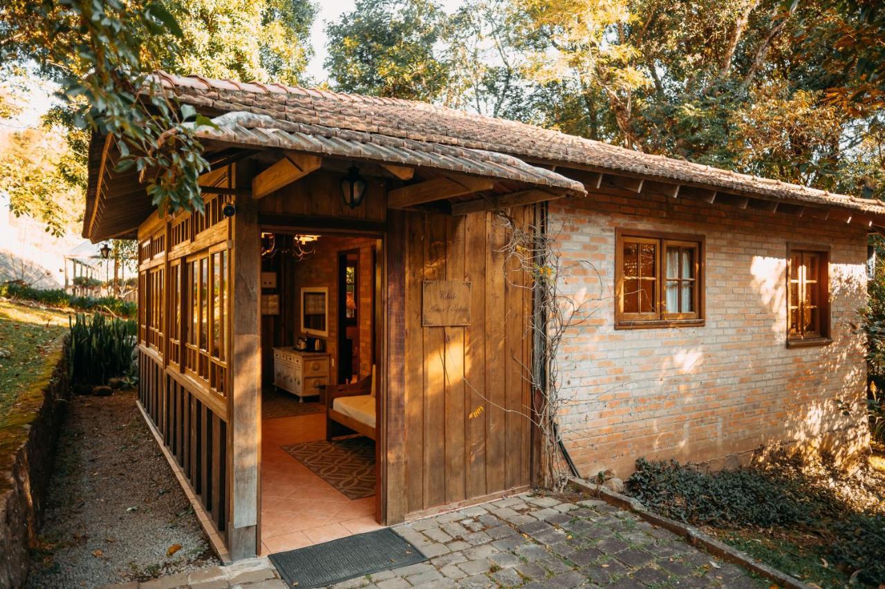 Chalet,1426319709:JPEG