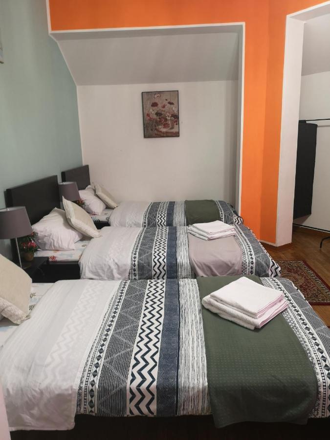 Economy Triple Room