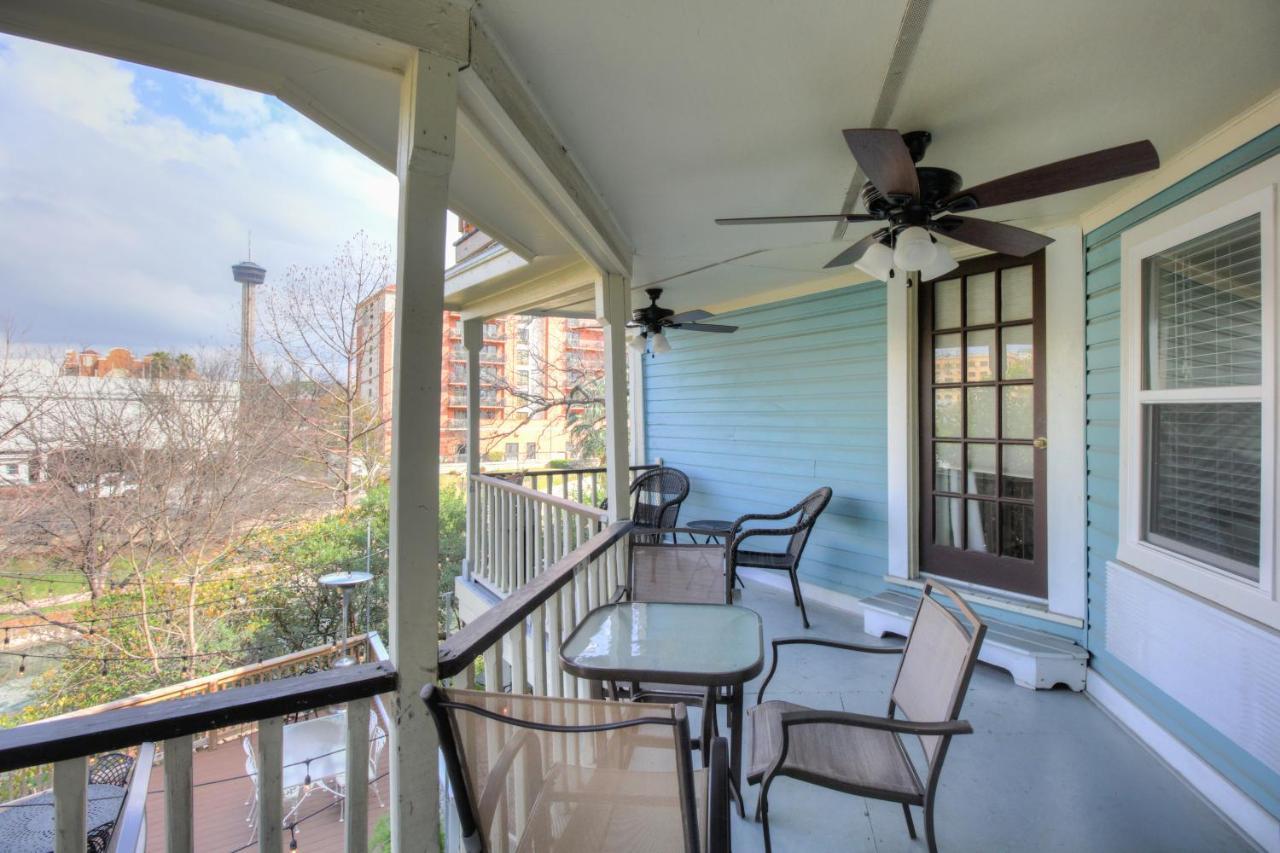 Queen Room Balcony Spa Bath