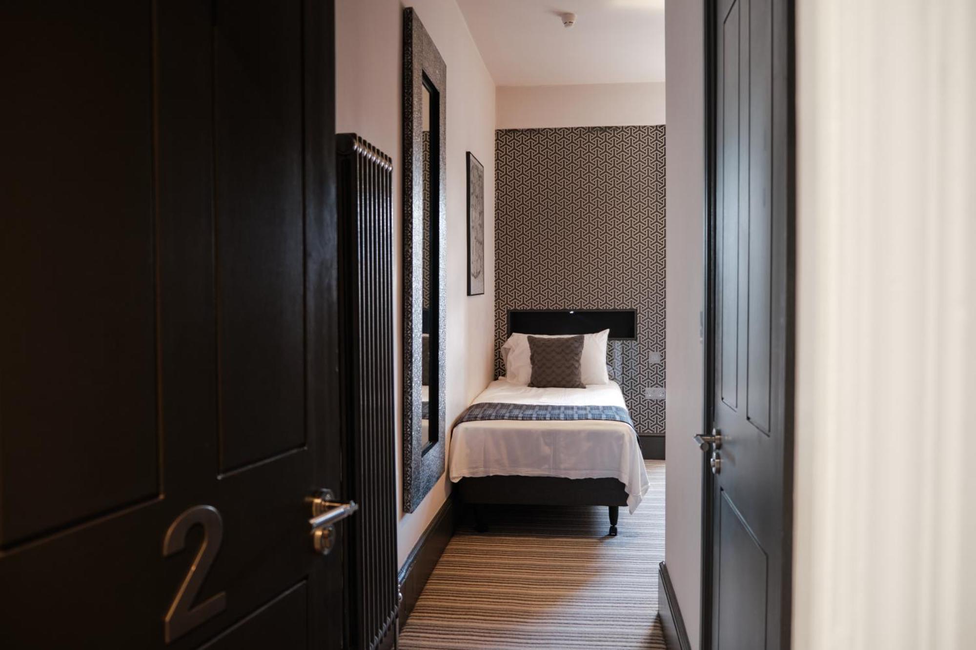 Single Room Bathroom