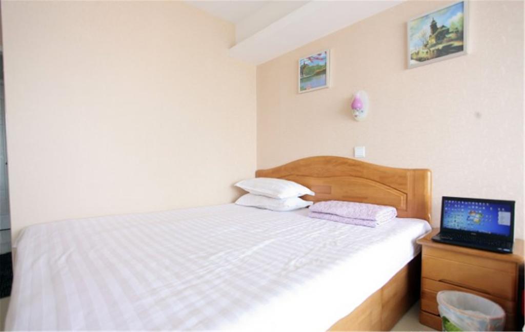 Bed in 6-Bed Female Dormitory Room