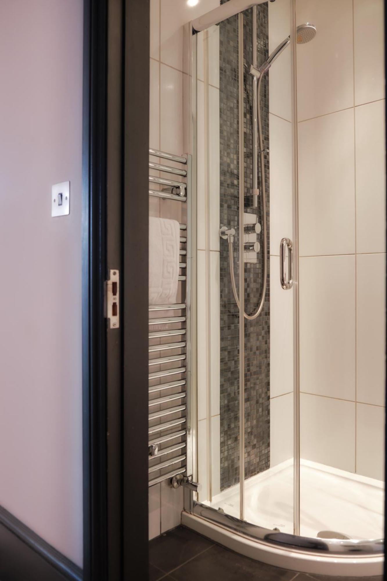 Single Room Bathroom