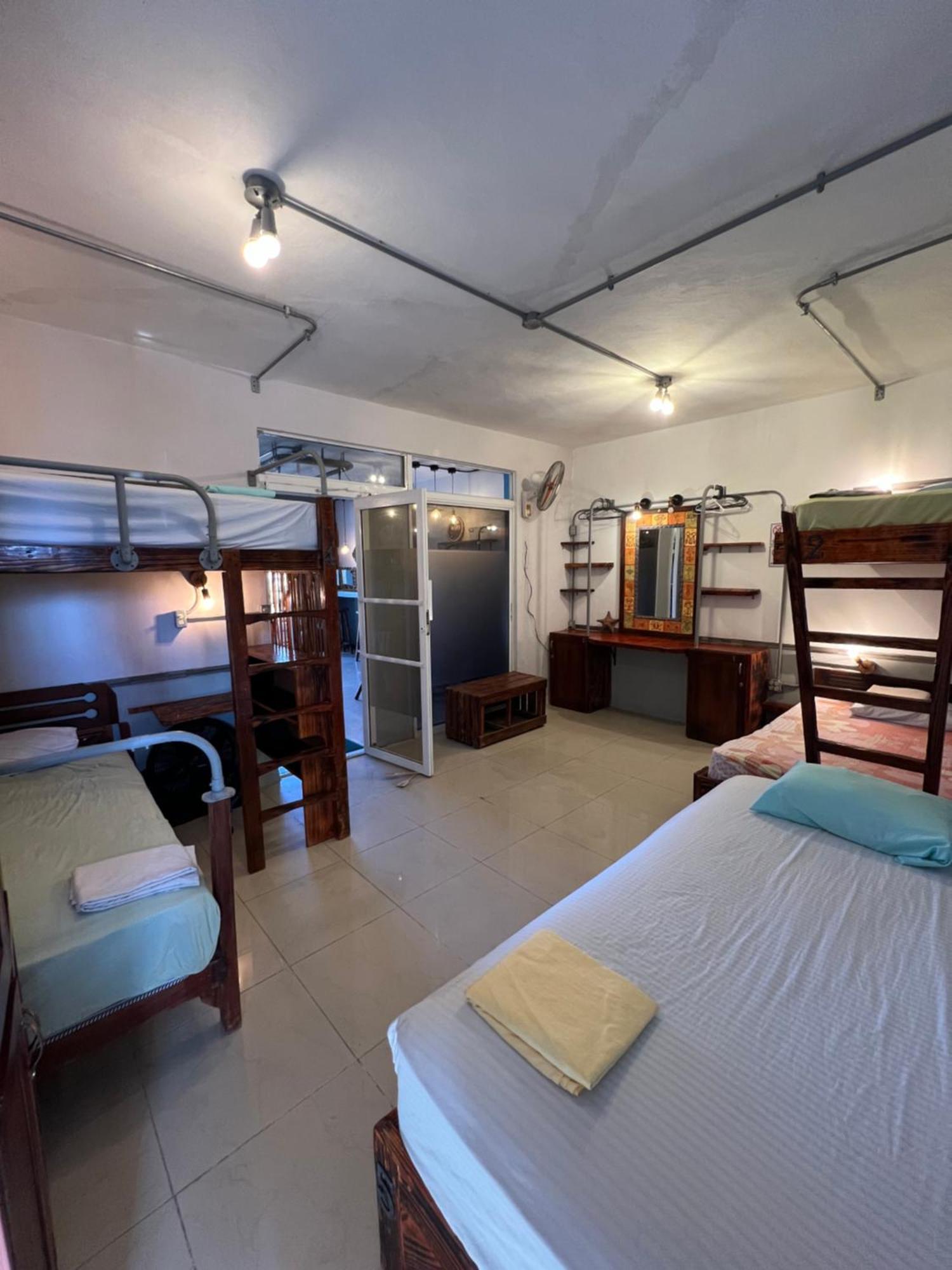 Bed 4-Bed Mixed Dormitory Room