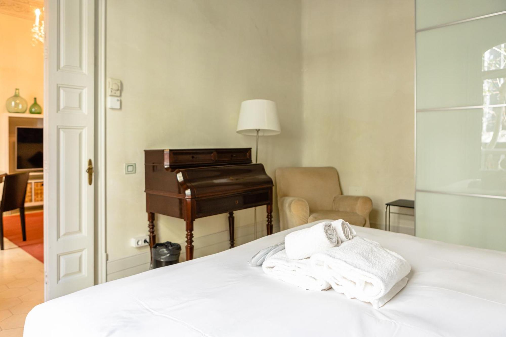 Suite com 2 Quartos e Varanda