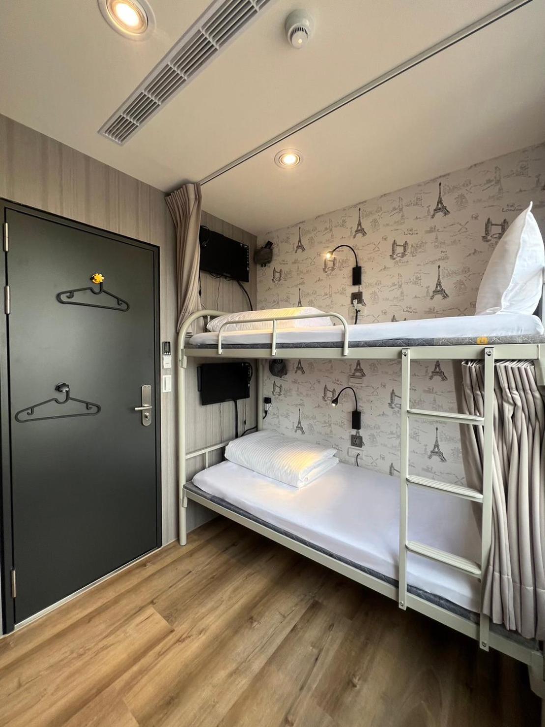 Mixed Dormitory Room
