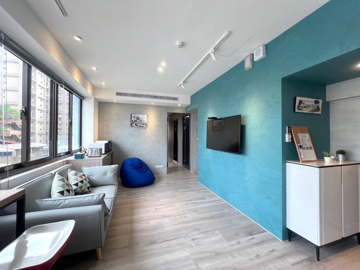 Mixed Dormitory Room