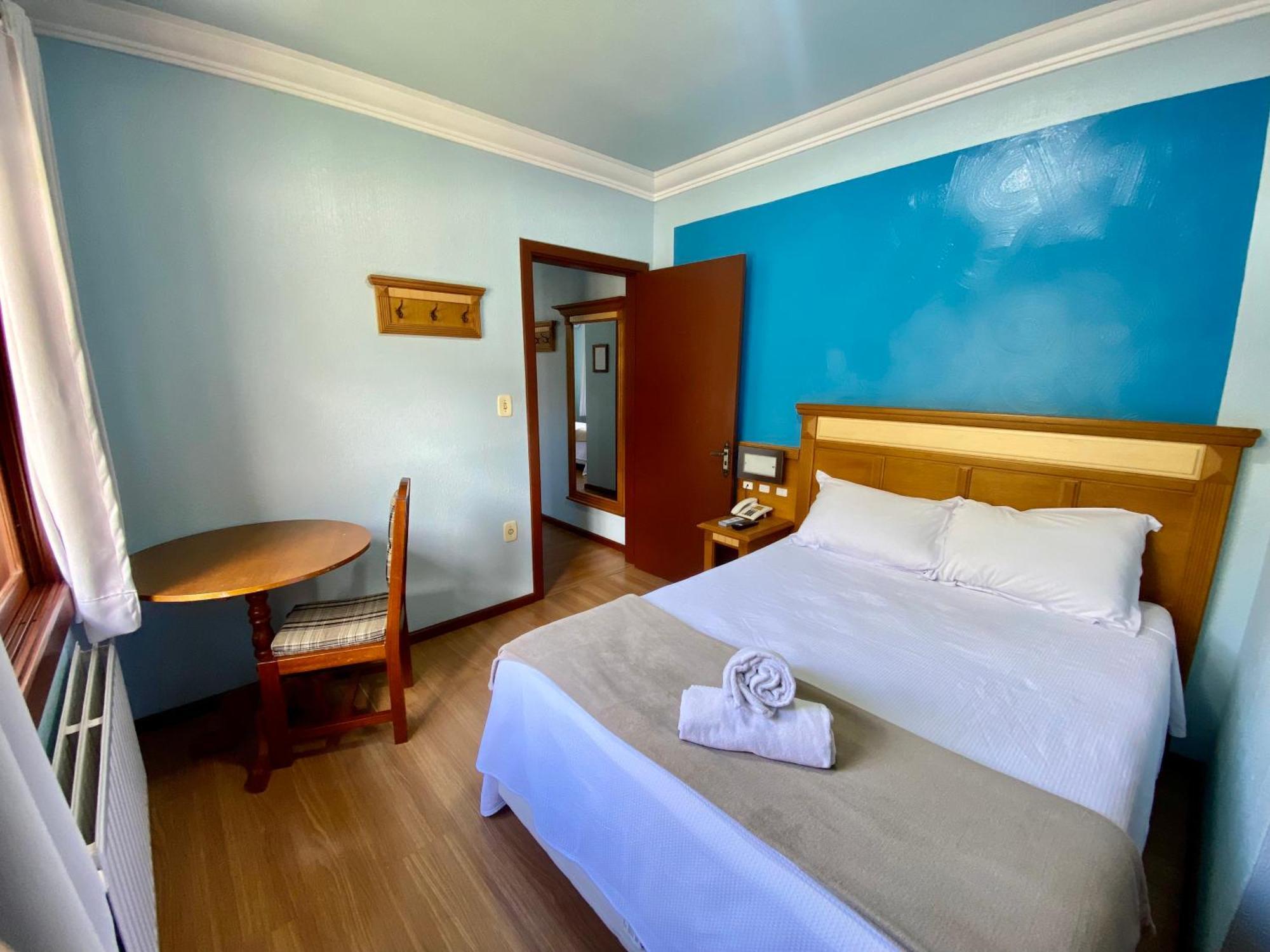 Luxury Two-Bedroom Apartment (4 Adults),1540910839:JPEG