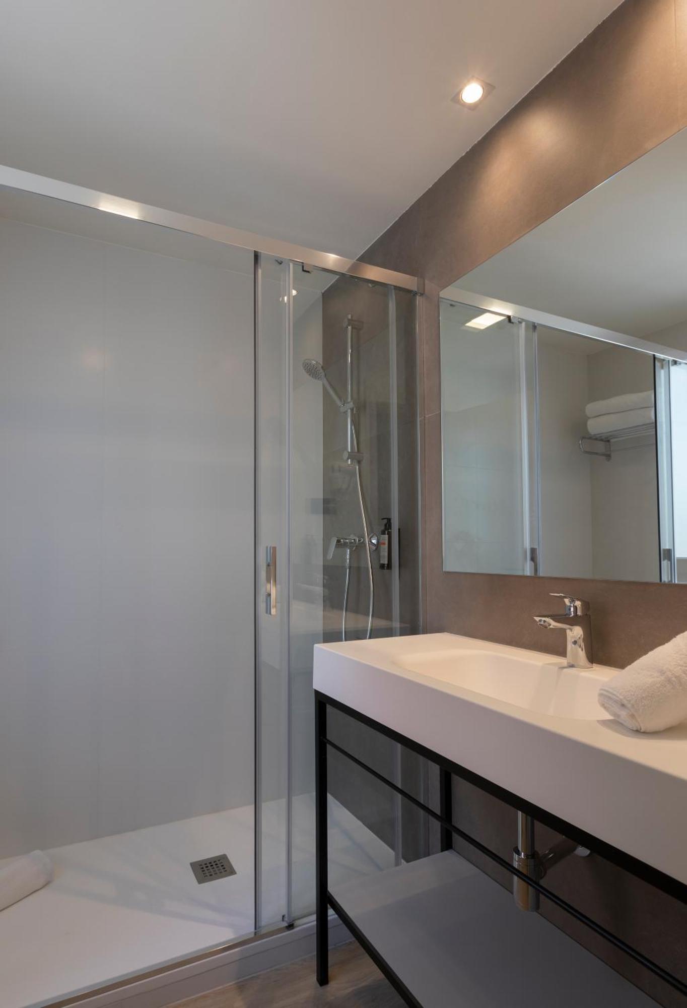 Double or Twin Room,1545181189:JPEG