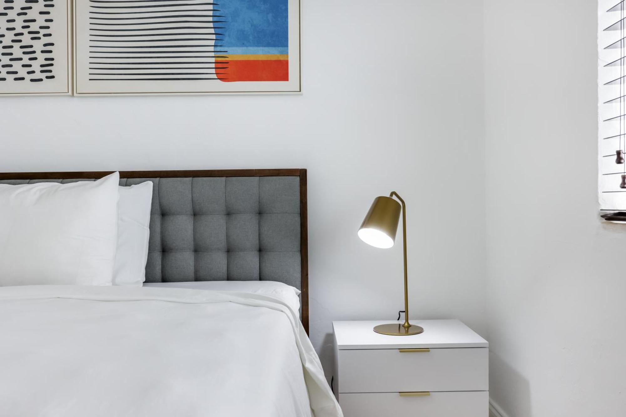 Deluxe King Room Self Check