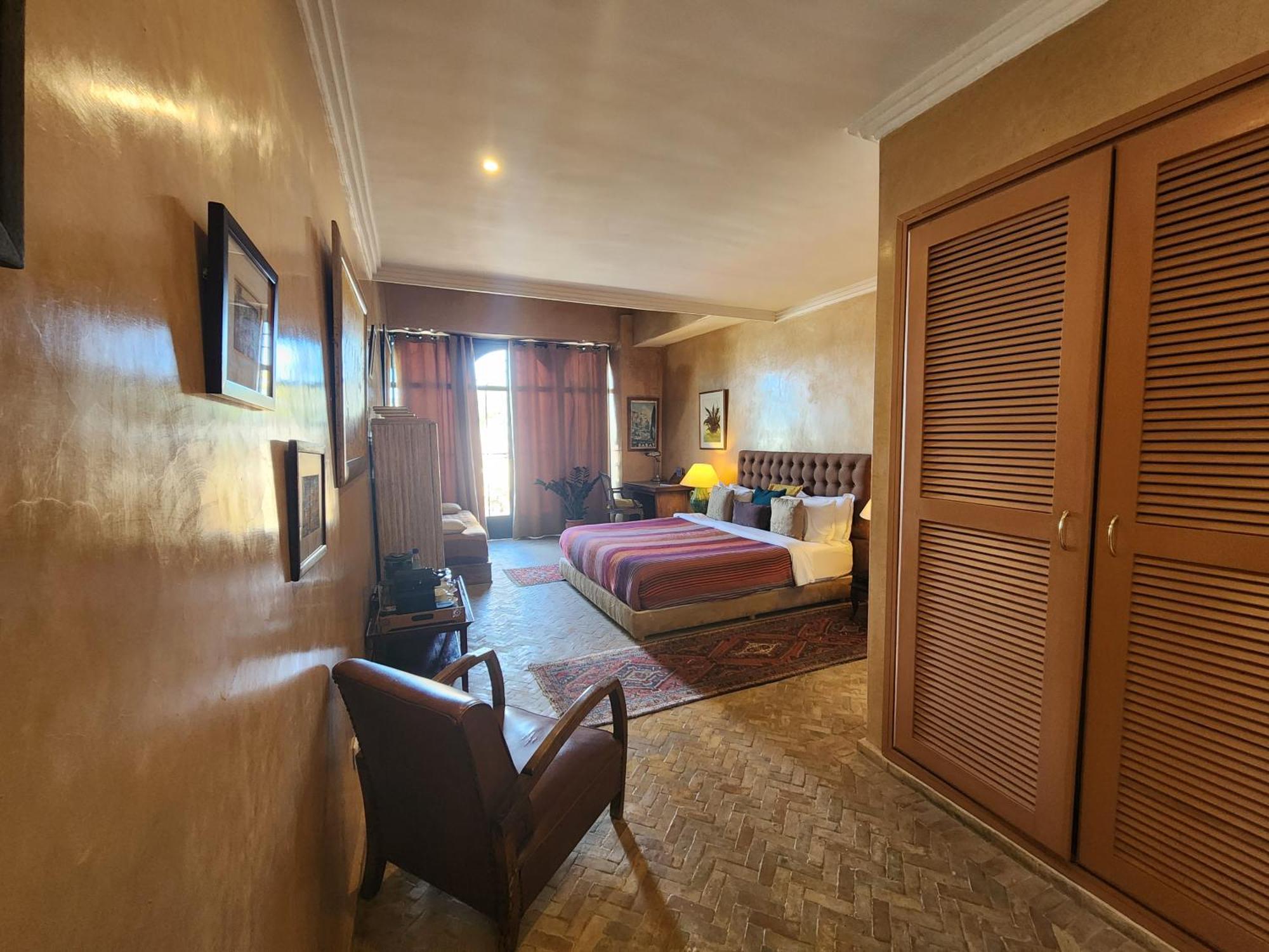 Suite 7