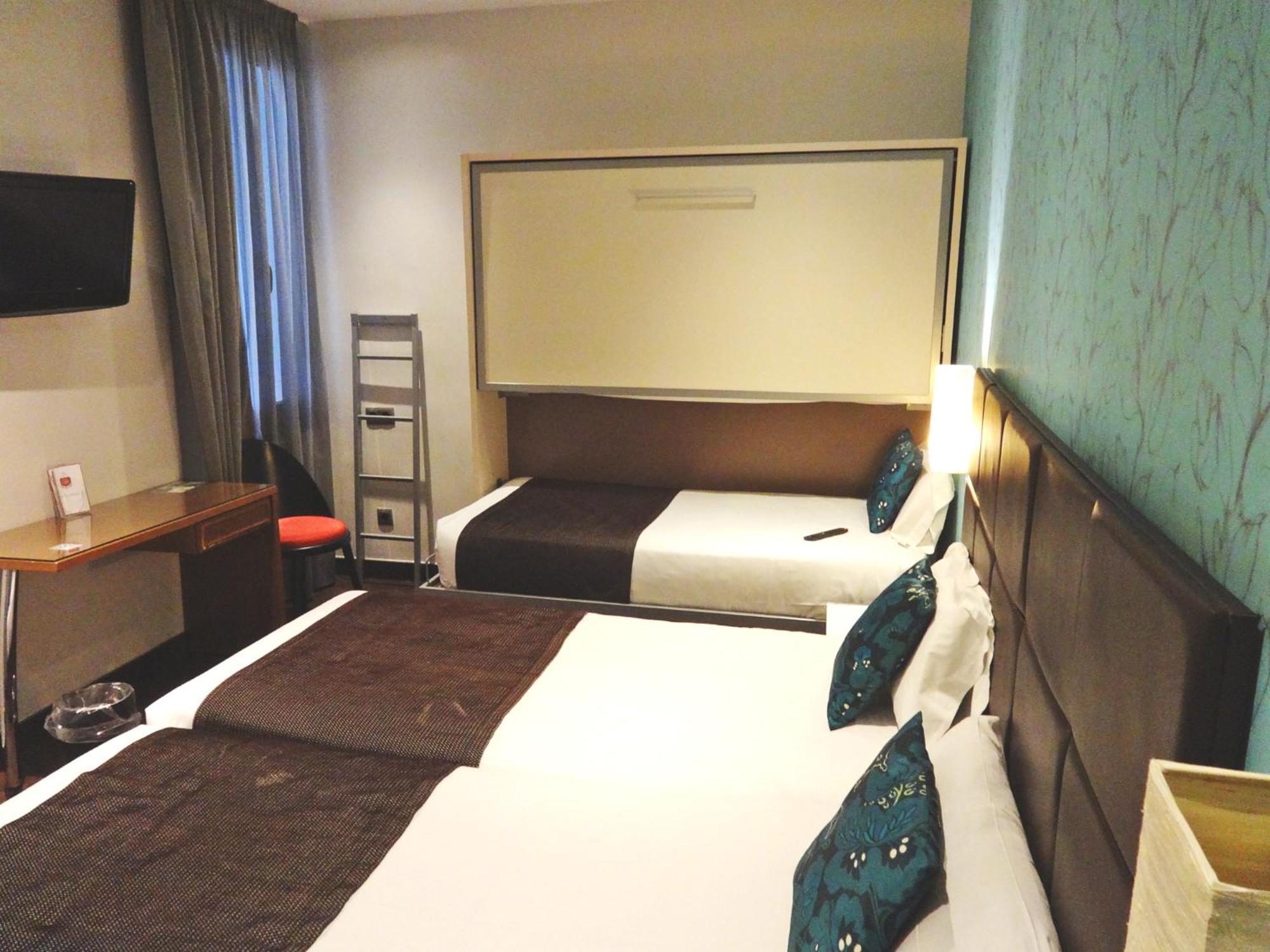 Classic Quadruple Room
